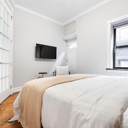 Gorgeous & Bright 3Bdr & 1Bth In Midtown Manhattan Ню Йорк Екстериор снимка