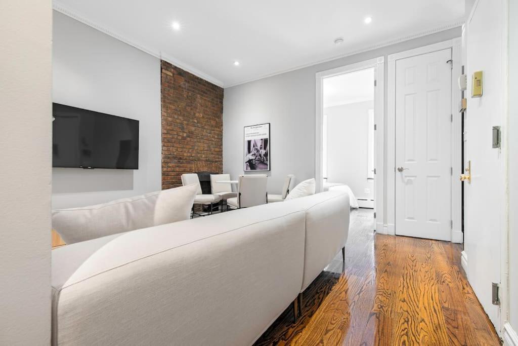 Gorgeous & Bright 3Bdr & 1Bth In Midtown Manhattan Ню Йорк Екстериор снимка