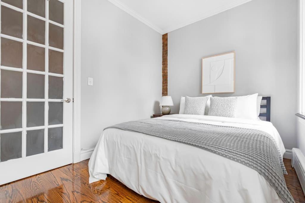 Gorgeous & Bright 3Bdr & 1Bth In Midtown Manhattan Ню Йорк Екстериор снимка